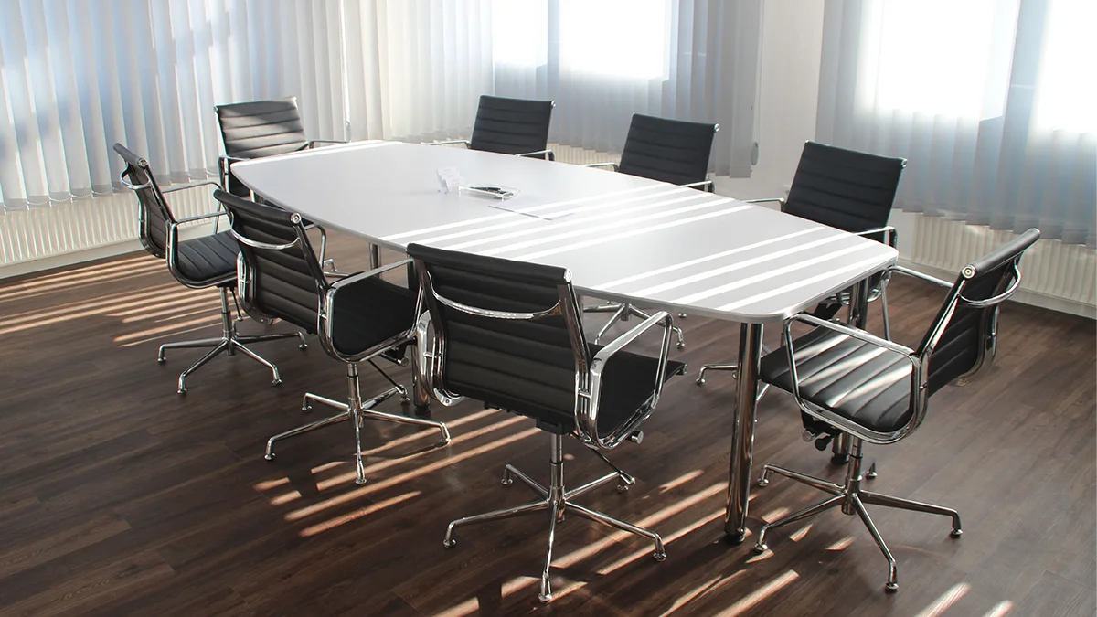 tafel en stoel van de bestuurder Tafel en stoel van de bestuurder